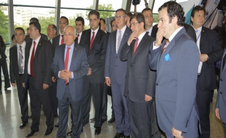 Davutoğlu: Yakın zamanda Suriye’de seçimle başa geçmiş bir meclis umuyoruz