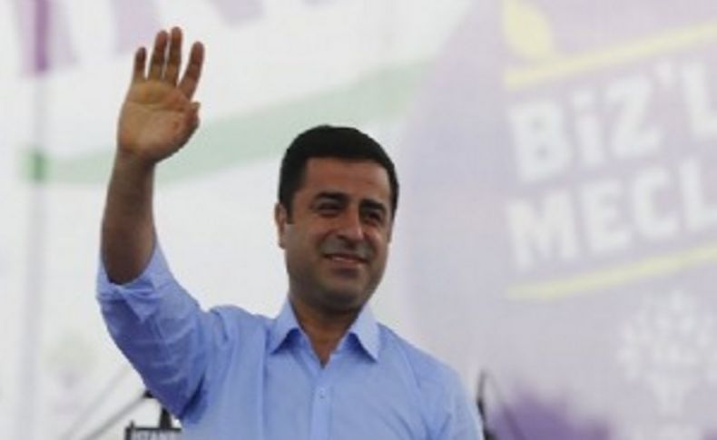 Demirtaş'tan Erdoğan'a: Hem onu hem küçüğünü çağırıyorum