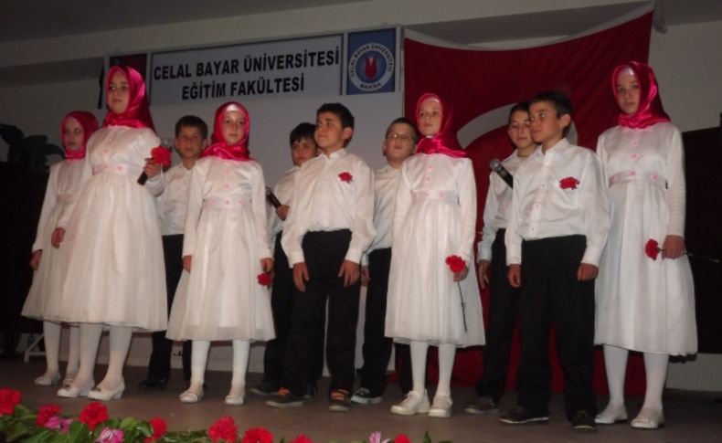 Demirci Anadolu İmam Hatip Lisesi Kutlu Doğum programı düzenledi