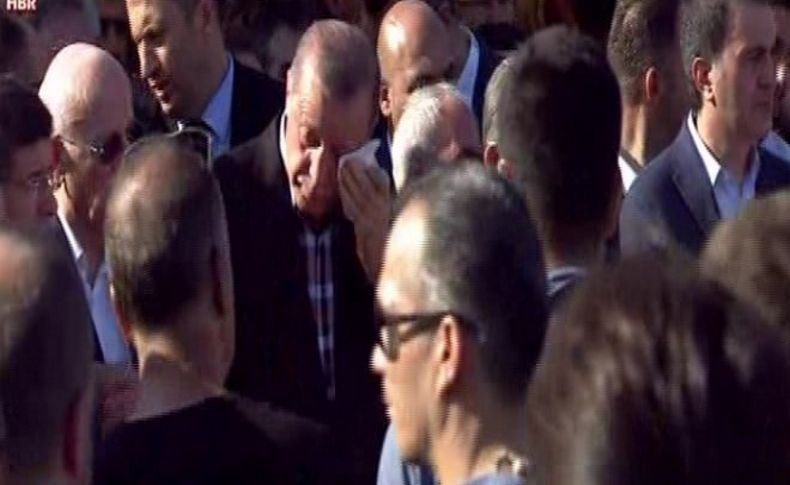 Demokrasi şehitlerine veda... Erdoğan gözyaşlarına hakim olamadı