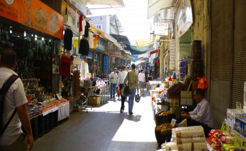 Denetimler meyvesini verdi, Kemeraltı Çarşısı işportadan kurtuldu