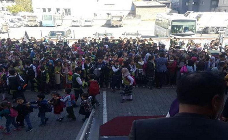 Deprem paniği... Okullar tatil edildi