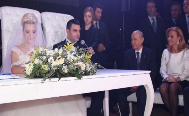 Devlet Bahçeli Nikah Şahitliği Yapti