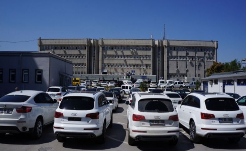 Devleti 5 milyon TL dolandıran lüks otomobil çetesi çökertildi