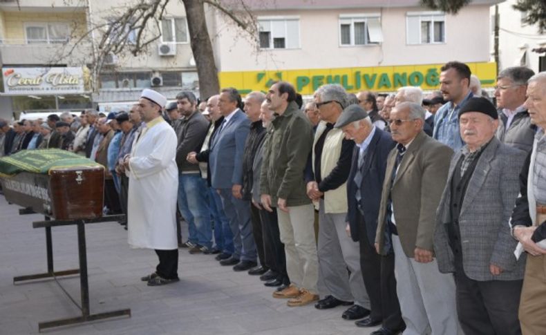 Dikili'nin 'Cumhuriyet çınarı'na veda