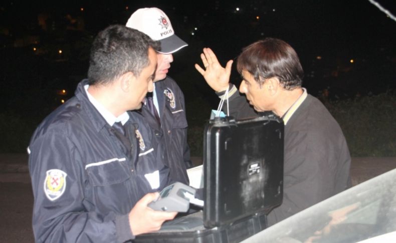 Direksiyon hakimiyetini kaybeden sürücü uçuruma düşmekten son anda kurtuldu