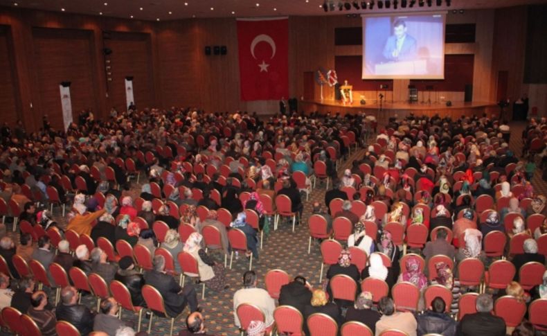 Doç. Dr. Akgül: Hz. Peygamber kadının onurunu olması gereken yere çıkardı