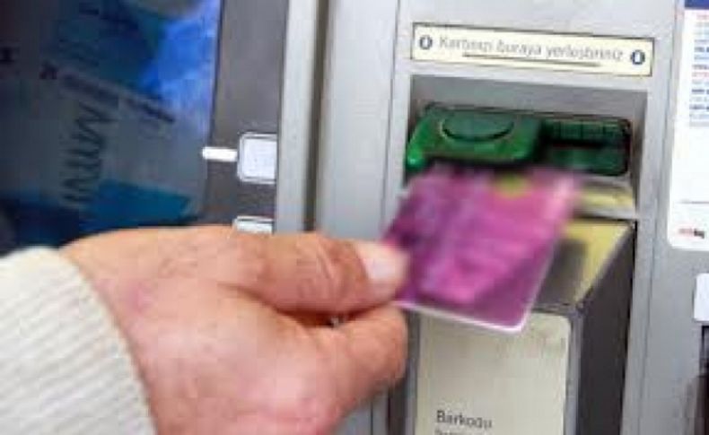 Dolandırıcıların ATM düzeneği vatandaşın elinde kaldı