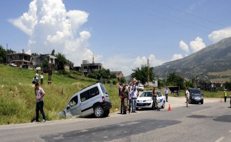 Düğüne giden aile kaza yaptı: 7 yaralı