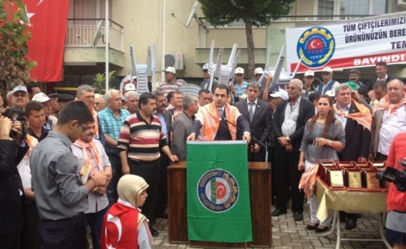 'Dün Menderes'i asanlarla bugün kol kola siyaset yapıyorsun'