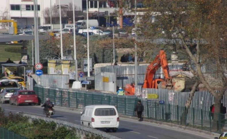 Konak üstgeçidi yapımına başlandı