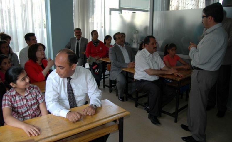 Eczacı Ahmet Tevfik Uzun Okuma Salonu açıldı