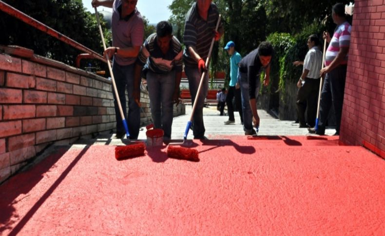 Edirne Belediyesi merdivenleri gökkuşağı rengine boyadı