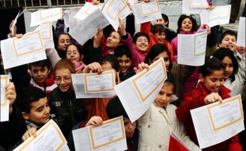 Miyonlarca öğrenciyi ilgilendiren karar: Sömestr tatili...