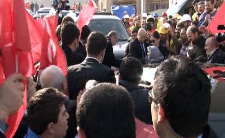 (Ek Bilgi Ve Fotoğraflarla Yeniden) - Bilal Erdoğan Sevgi Gösterilerini Gülümseyerek Izledi