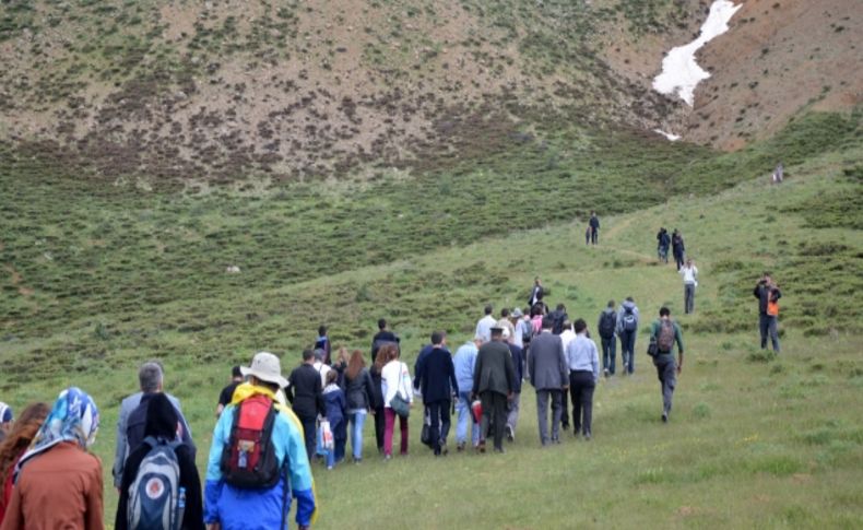 Elazığlı vatandaşlar dağ-doğa yürüyüşünün keyfini çıkardı