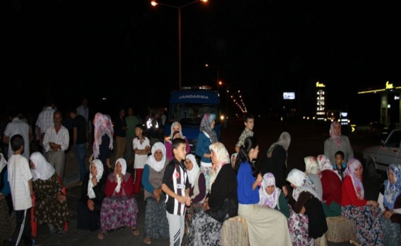 Elbistan'da trafik kazasında bir çocuk hayatını kaybetti, halk yol kapattı