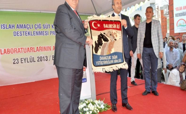 'Elimizde 1,5 milyon kurbanlık var, kimse yetiştiricinin karına göz dikmesin'