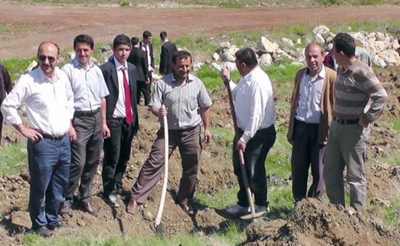 Elmadağ'da fidanlar toprakla buluştu