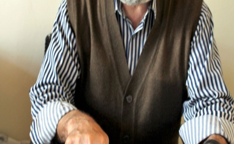 Emekli olalı 20 yıl oldu, hala Osmanlıca tercüme yapıyor