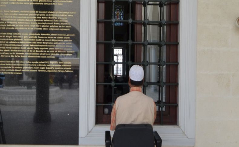 Engelli ama her vakit namaza camiye gidiyor (Özel)