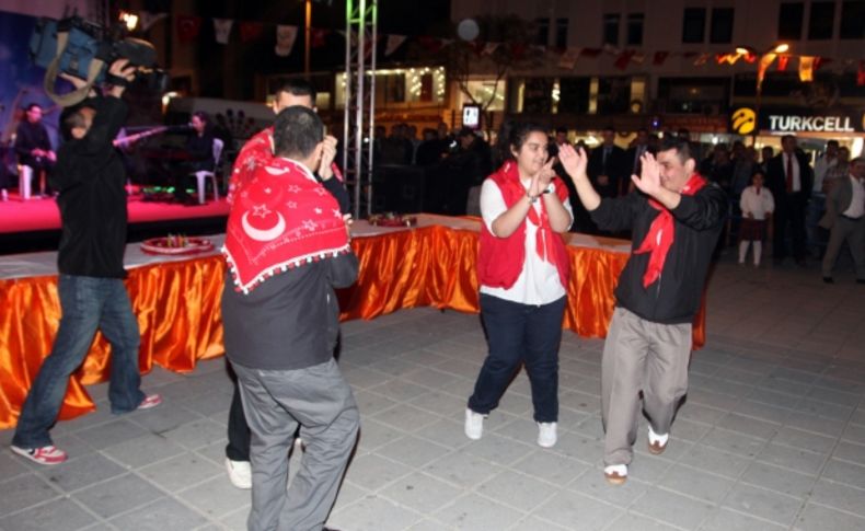 Engelli asker adaylarına kına gecesi