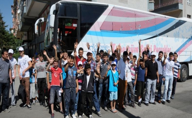 Erdemli Gençlik'ten 'Rabia' işaretli tepki