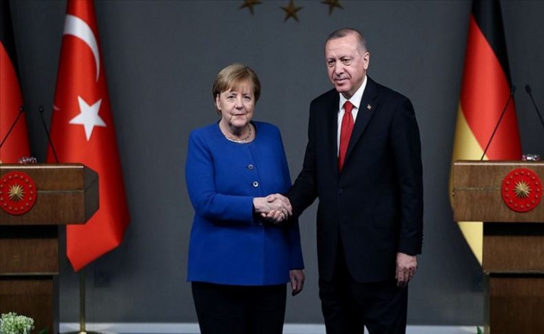 Erdoğan ile Merkel telefonda görüştü