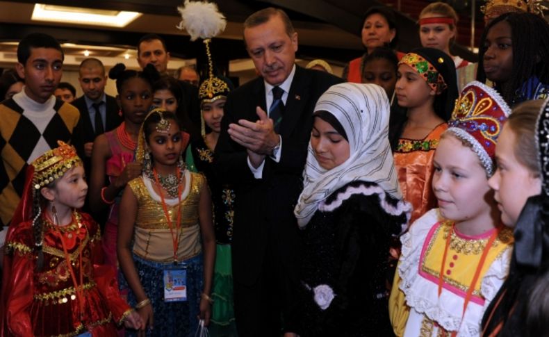 Erdoğan'dan dünya çocuklarına kardeşlik vurgusu: Hepimiz Adem ve Havva'danız