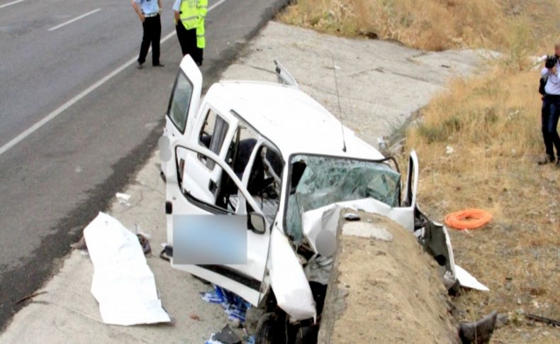 Erzincan’da feci kaza: 2 ölü