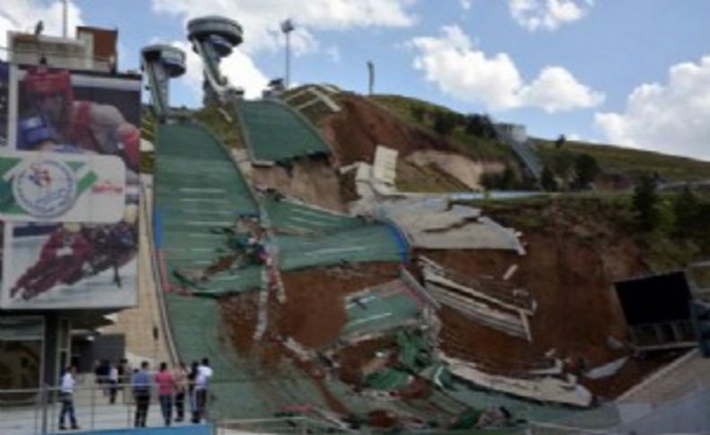 Erzurum'da kayakla atlama kulelerinde toprak kayması