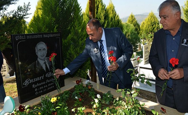 Çiğli Belediyesi'nin eski başkanı 6. ölüm yıldönümünde anıldı