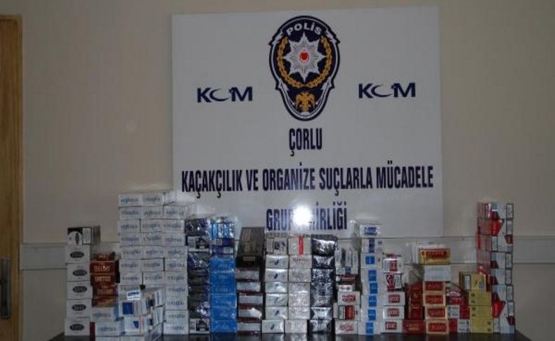 Evde Mutfak Tezgahi Altindan 3 Bin Paket Kaçak Sigara Çikti