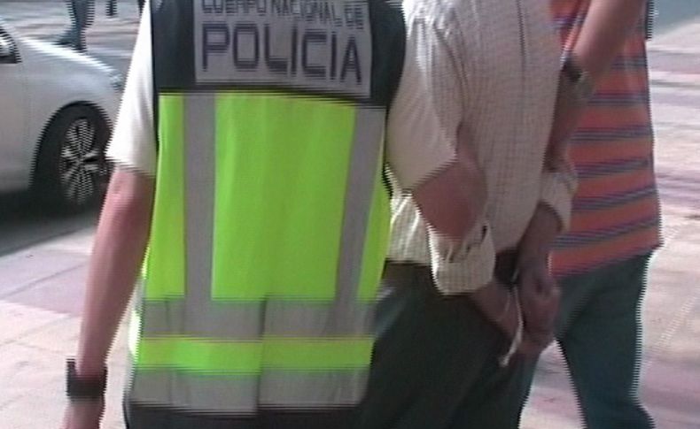 Fas Kralı’nın af kararını geri aldığı İspanyol pedofil tutuklandı