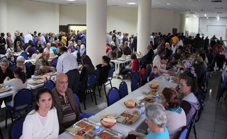 Batur Hızır Lokması dağıttı