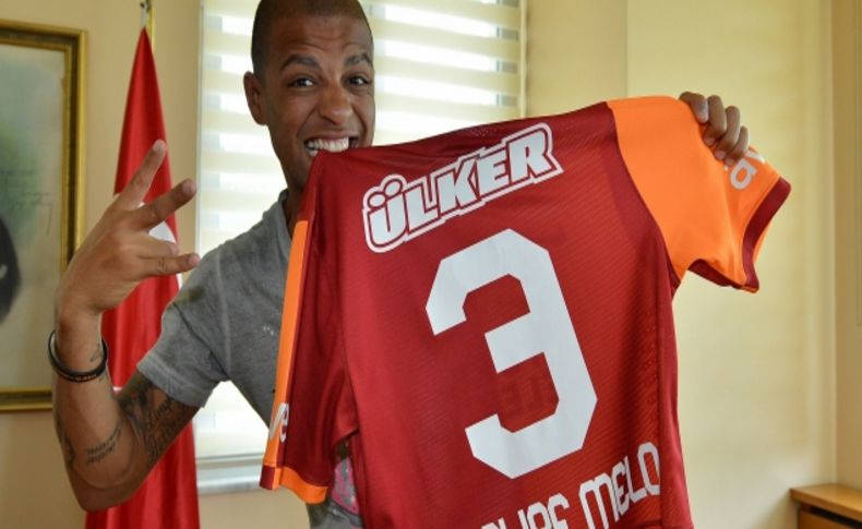 Felipe Melo resmi sözleşmeye imza attı