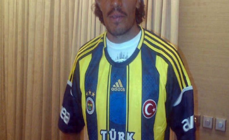Fenerbahçe'de Bruno Alves, resmi sözleşmeye imza attı