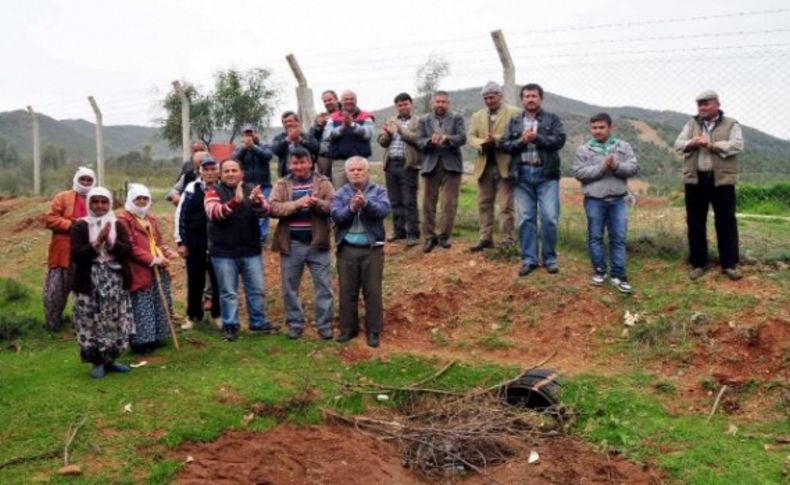 Fethiye'de köylüden çöp eylemi