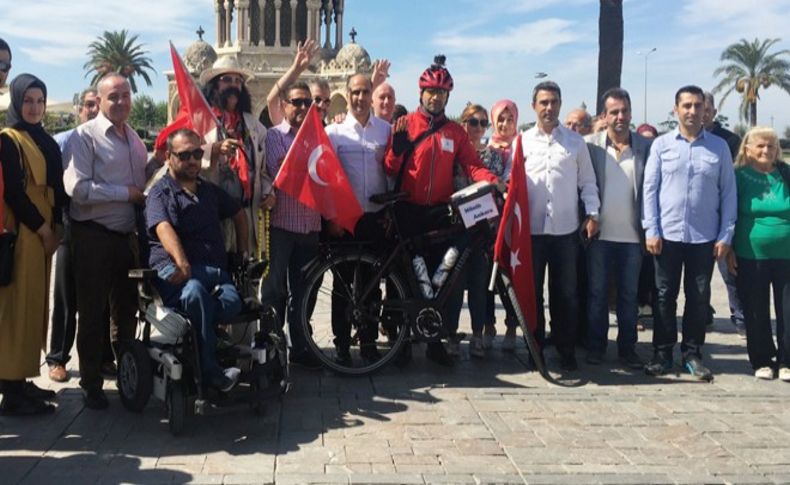 FETÖ’ye tepki için Almanya’dan İzmir’e pedal çevirdi