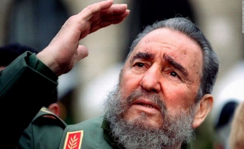 Fidel Castro hayatını kaybetti