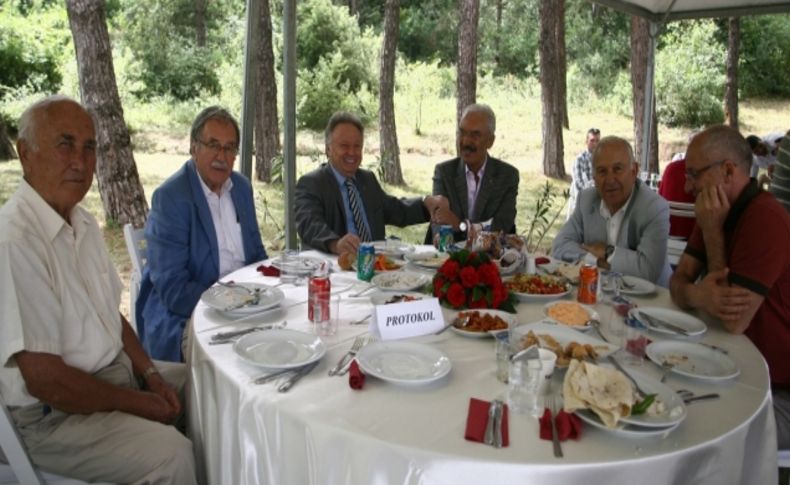 Fikret Orman ve yönetim kurulu, derneklerle barbekü partisinde buluştu