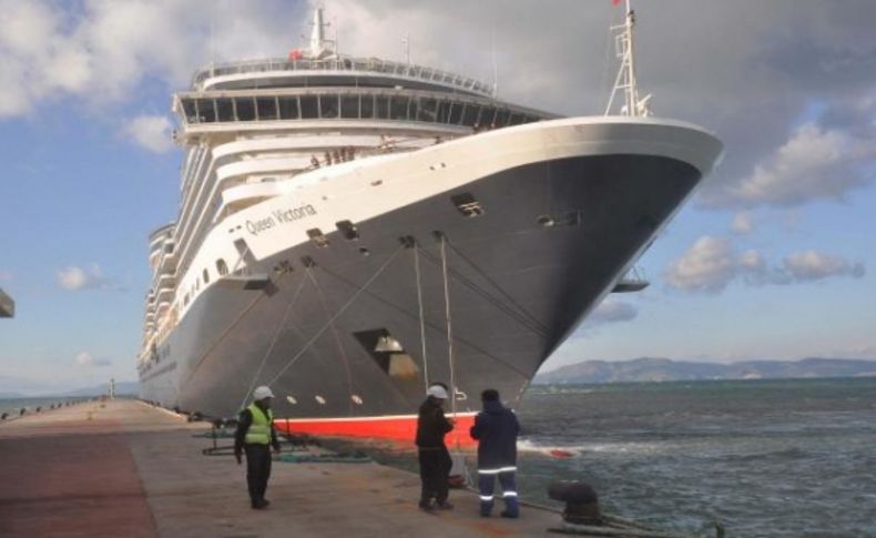 Fırtınada Kuşadası'na sığınan gemiden inen İngiliz turist kalp krizinden öldü