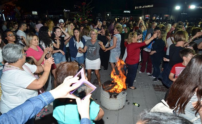 Foça'da 'Hıdırellez' büyük coşkuyla kutlandı