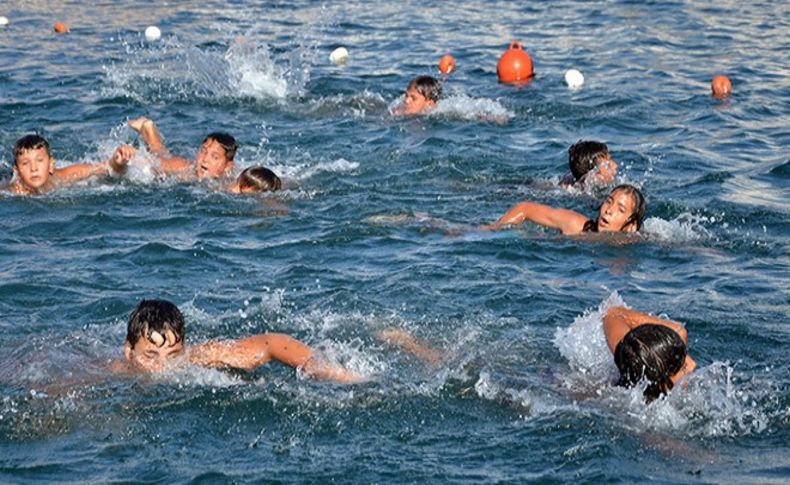 Foça'da Kabotaj ve Denizcilik Bayramı coşkusu