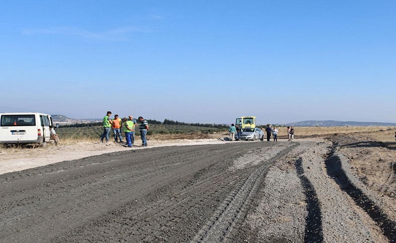 Foça'daki yol yapımına cüruf tepkisi