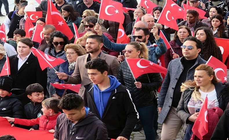 Foça, İdlib şehitleri için yürüdü