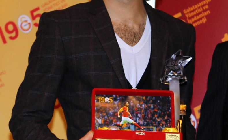 Galatasaray'da Yılın Sporcusu Ödülü Selçuk İnan’a verildi