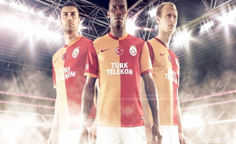 Galatasaray'ın iç sahada giyeceği formalar görücüye çıktı