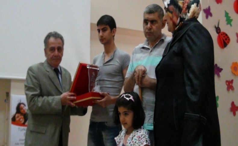 Gazi eşinin fedakarlığı, 'Yılın Ailesi' ödülünü getirdi