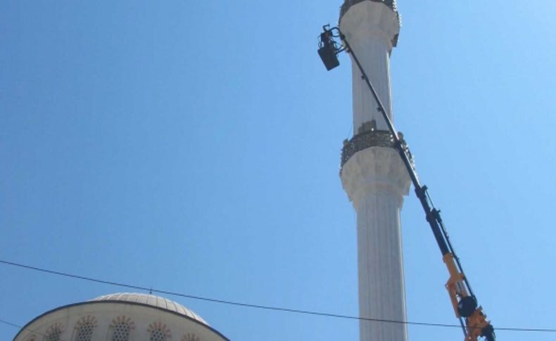 Gazi Orhanbey Camii'n'de 20 yıl sonra tadilat başladı